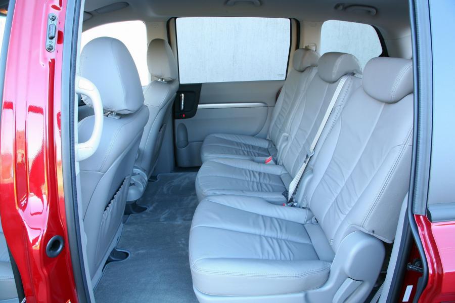  Kia Sedona 2010 года  (фото 7 из 54)